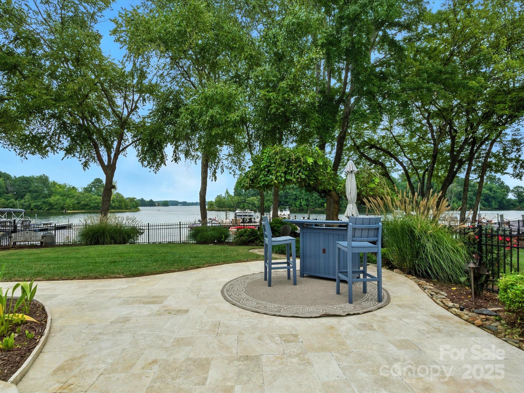 The Peninsula - Residential