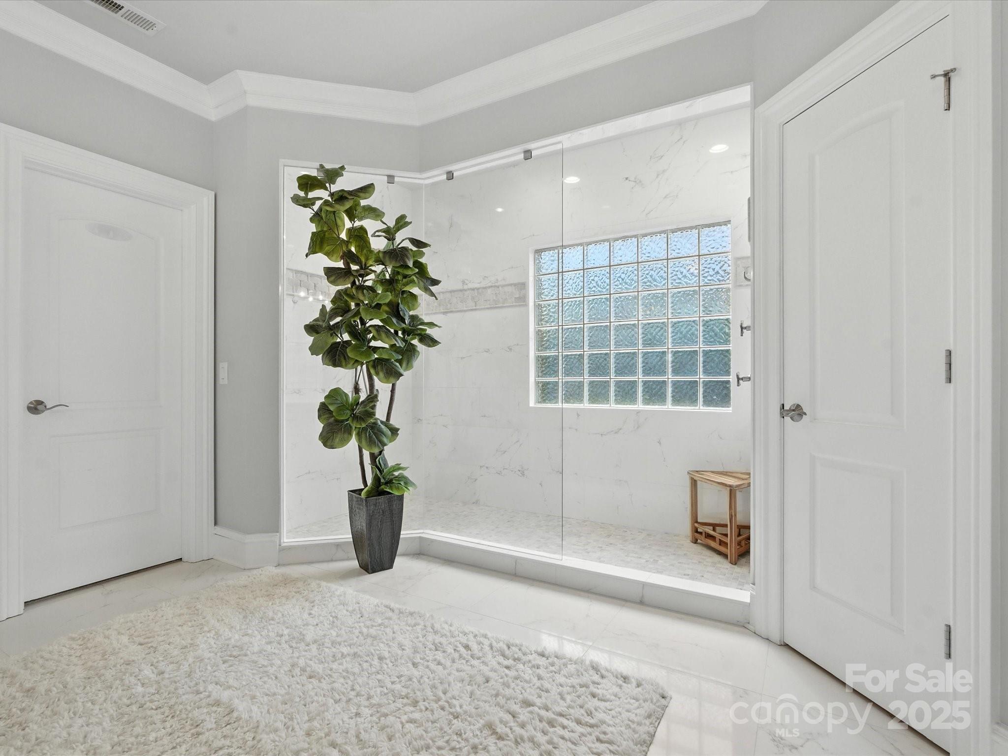 The Peninsula - Residential