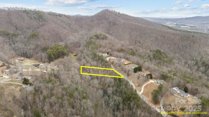 Beautiful 1.50-acre lot in the desirable Glenwood area, ready for your dream home! Enjoy this gently sloping, wooded lot in a peaceful & private setting. The community features beautiful homes with wooded buffers for added privacy. Deeded restrictions require a 1,600 sq. ft. minimum build—site-built homes only (no mobile or modular). No HOA dues, just a $180/yr road maintenance fee. A well and septic are needed; underground utilities are available.
Located near I-40 & US-221, offering quick access to Marion, Asheville, Morganton, and Hickory. Don’t miss this prime opportunity!