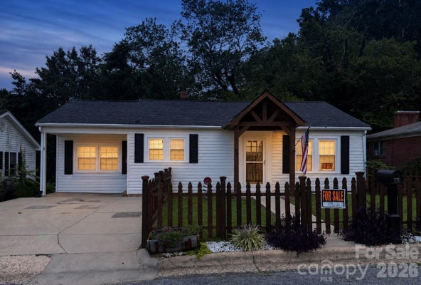 416 EDGEWOOD DR SW, LENOIR, NC 28645 - Image cfbf99f0fbf7c4569ab36f7bda5e295b/1457976086