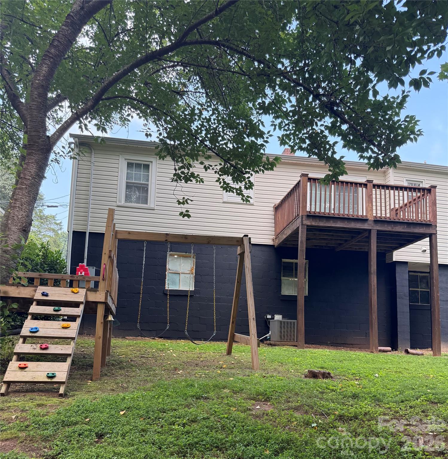 416 Edgewood Drive SW