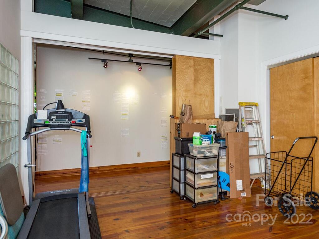 Sawyer Motor Building - Residential