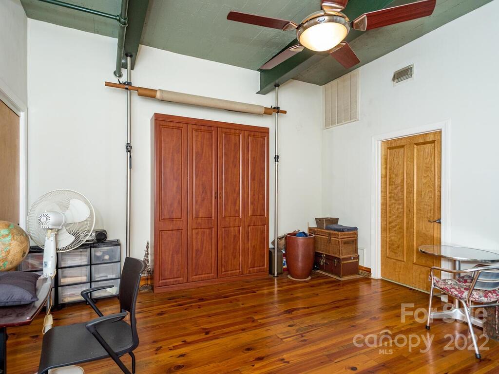 Sawyer Motor Building - Residential