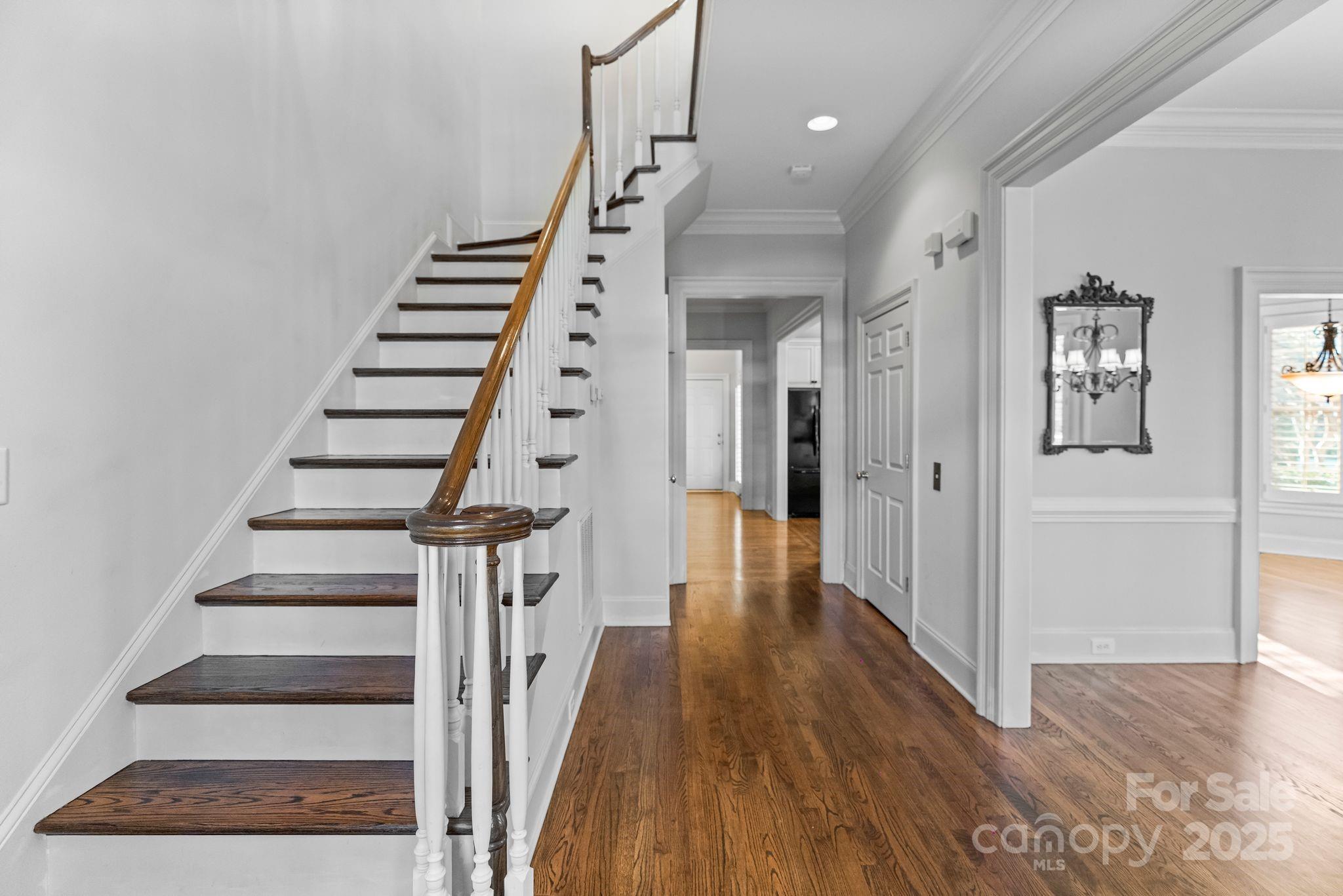 1131 S Kings Drive