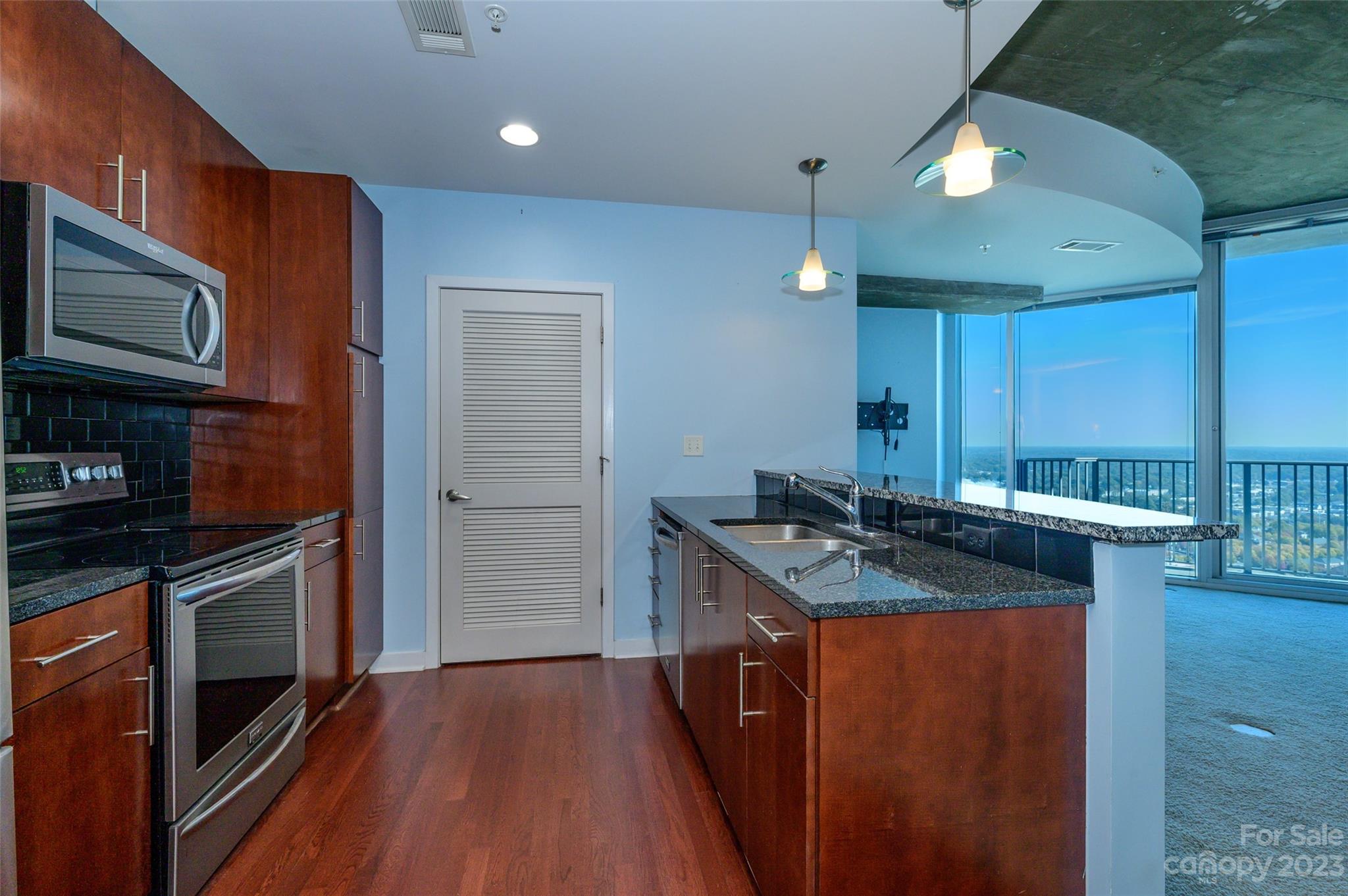 Avenue Condominiums - Residential