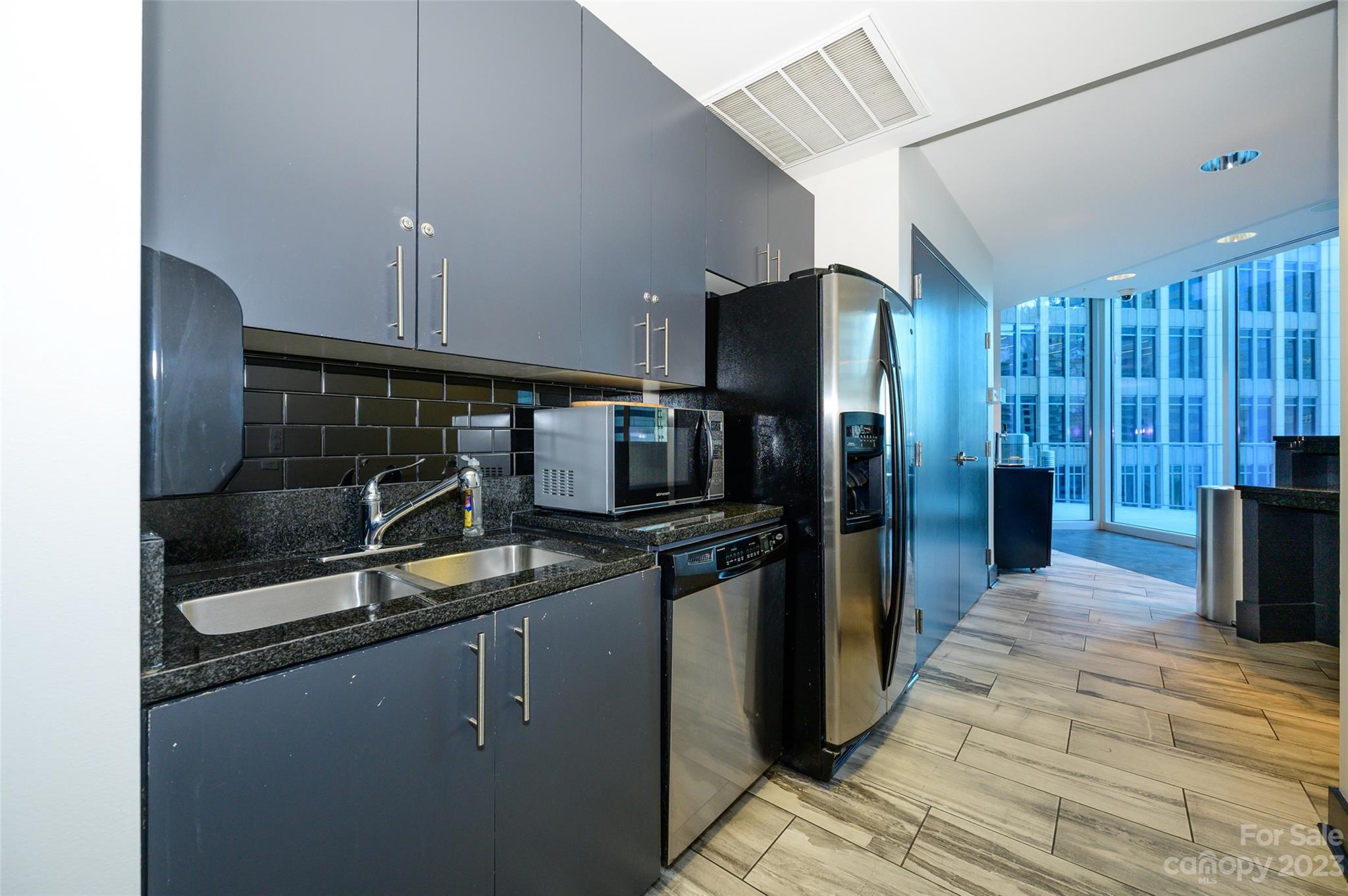 Avenue Condominiums - Residential