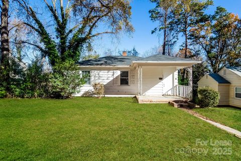 Photo of 2520 Columbus Circle, Charlotte, NC 28208 (MLS # 4314942)