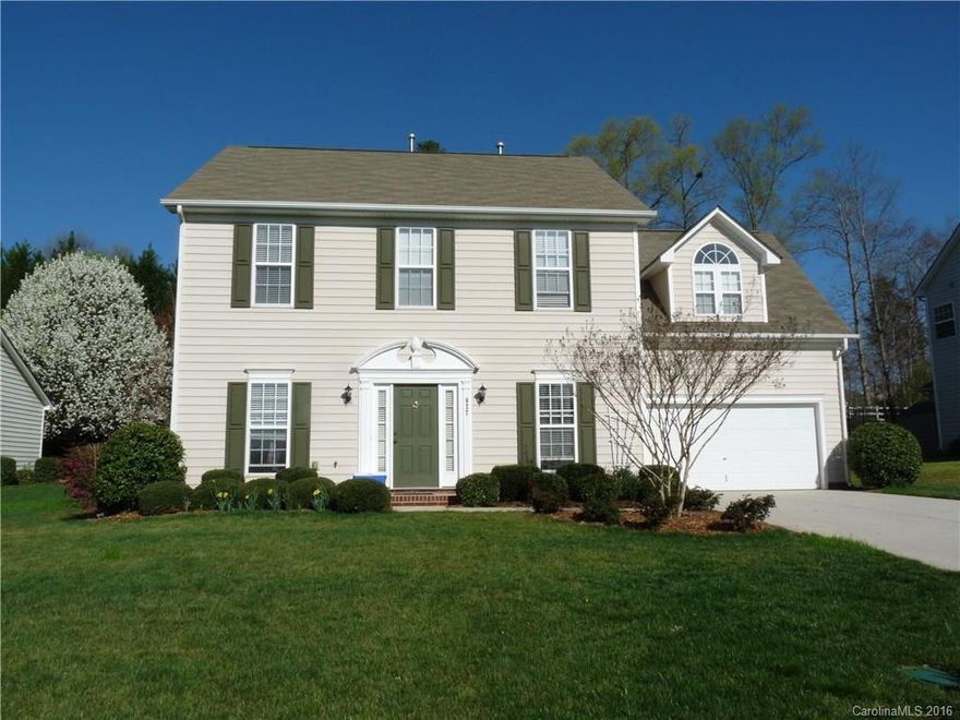 Nicely Maintained Property in Sought-After Knightsbridge Community. 3-4 Bedroom/Bonus w/ 2 1/2 Baths. Pride of ownership. Neutral colors throughout. Great Location with easy access to Schools,Interstate 77 and Shopping make this location very popular. Professionally landscaped yard with sprinkler system.