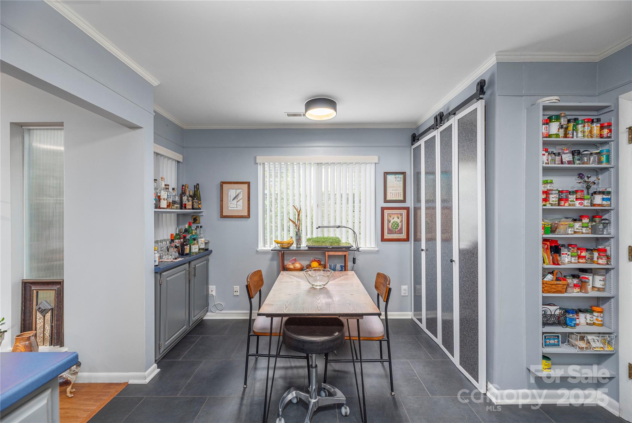 2 Stuart Circle
