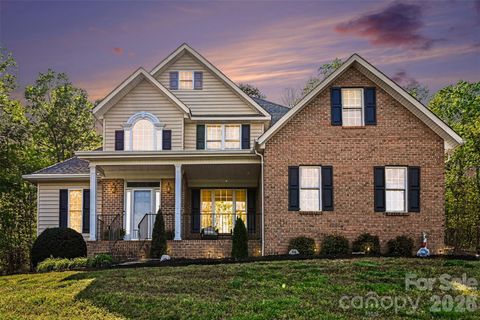 Photo of 7940 Oakmont Court, Hickory, NC 28602 (MLS # 4370931)