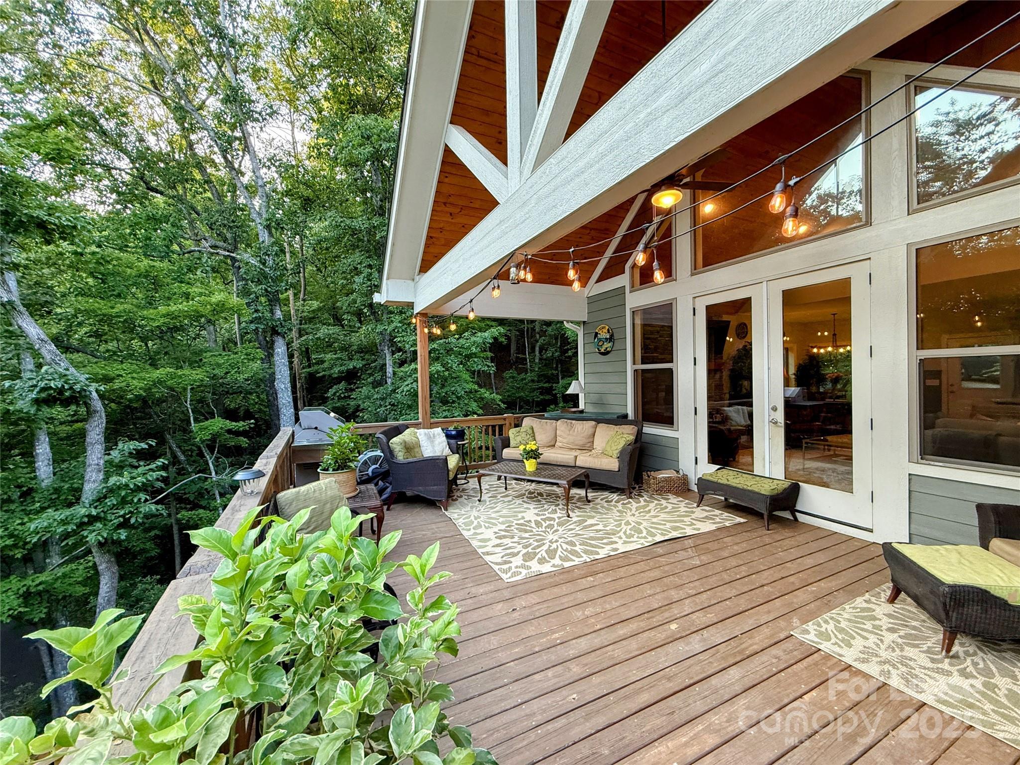 Paradise Point - Residential Lease