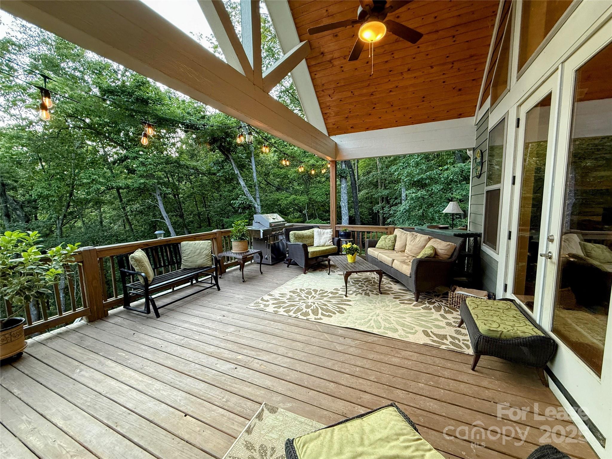 Paradise Point - Residential Lease