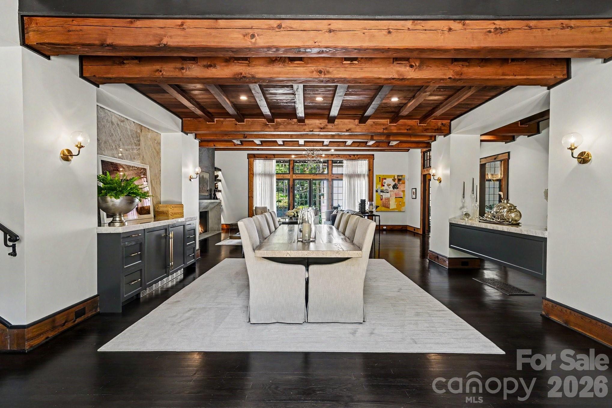 1516 Queens Road W