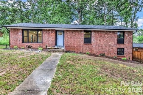 Photo of 4 Barnes Road, Asheville, NC 28803 (MLS # 4379264)