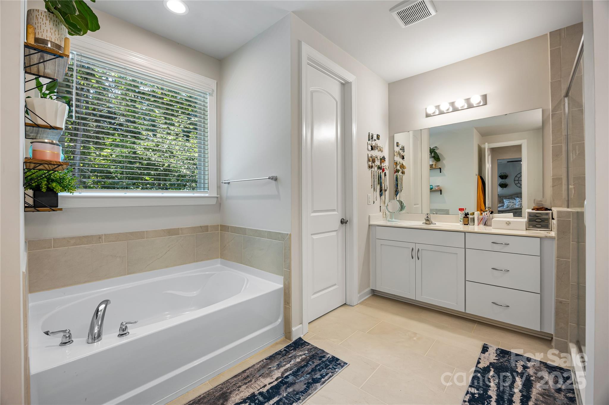 Lake Crest - Residential