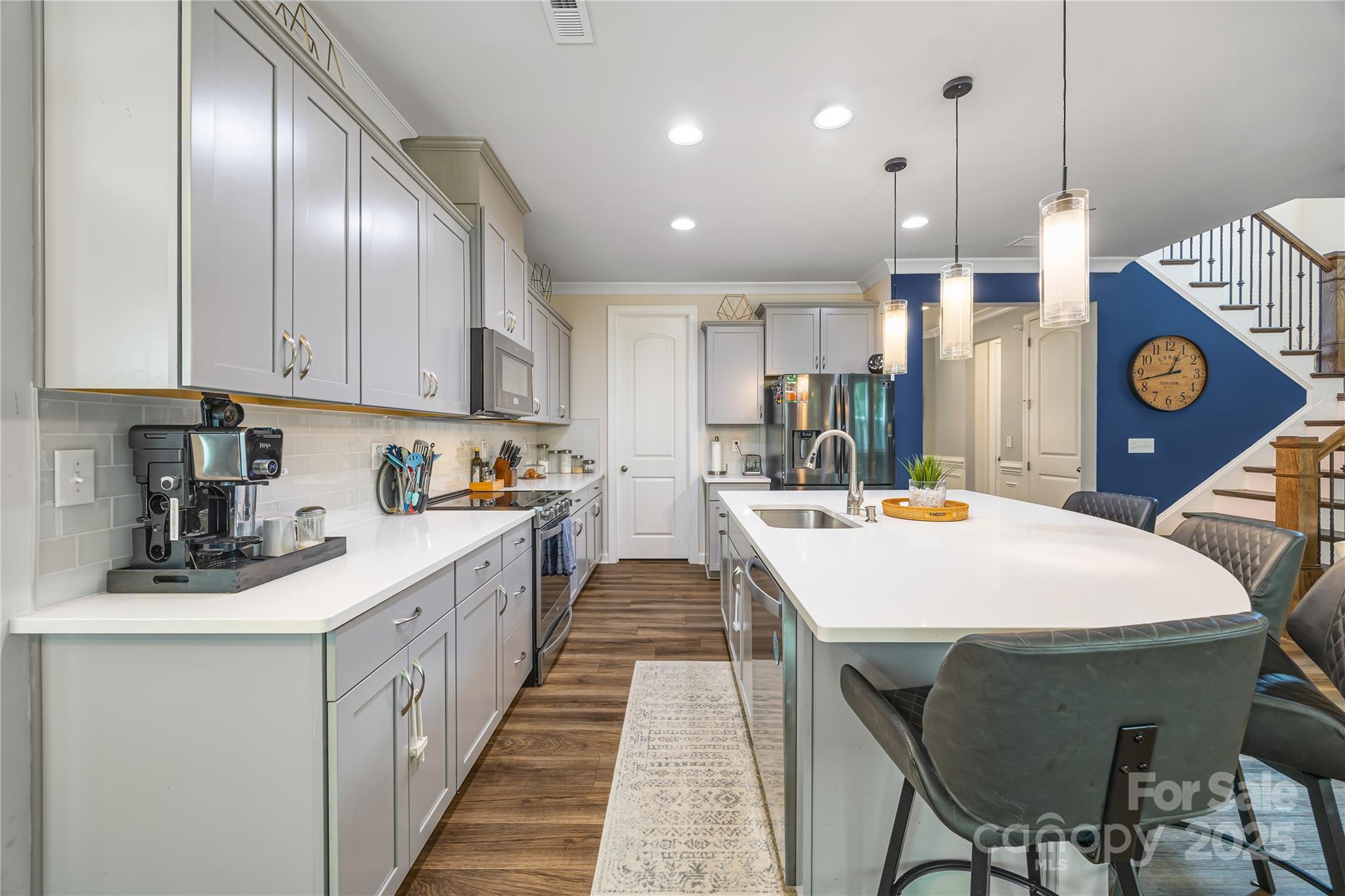 Lake Crest - Residential