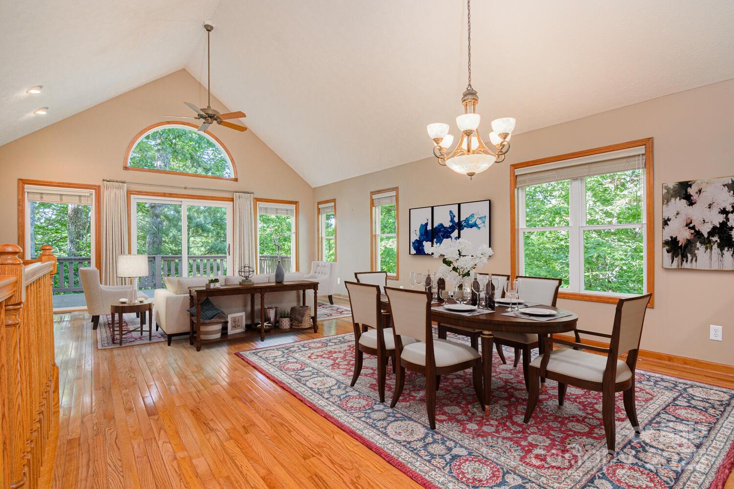 299 Carriage Summitt Way