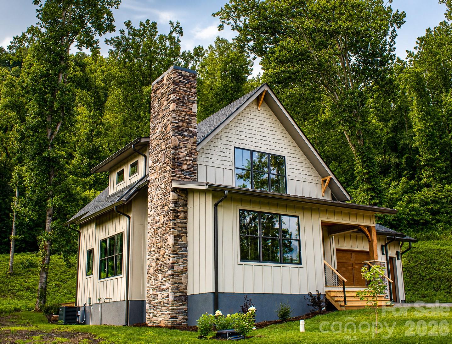 100 Bear Tree Cove