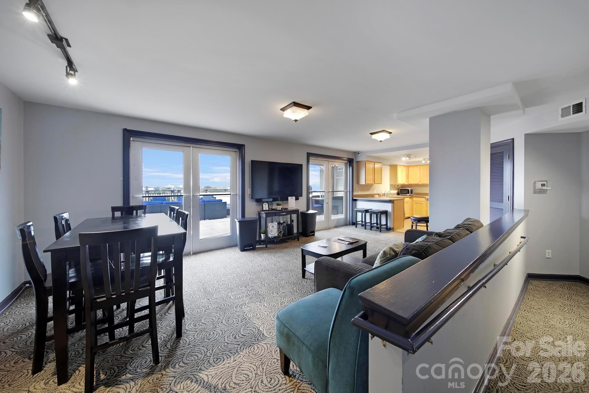 Gateway Plaza - Residential