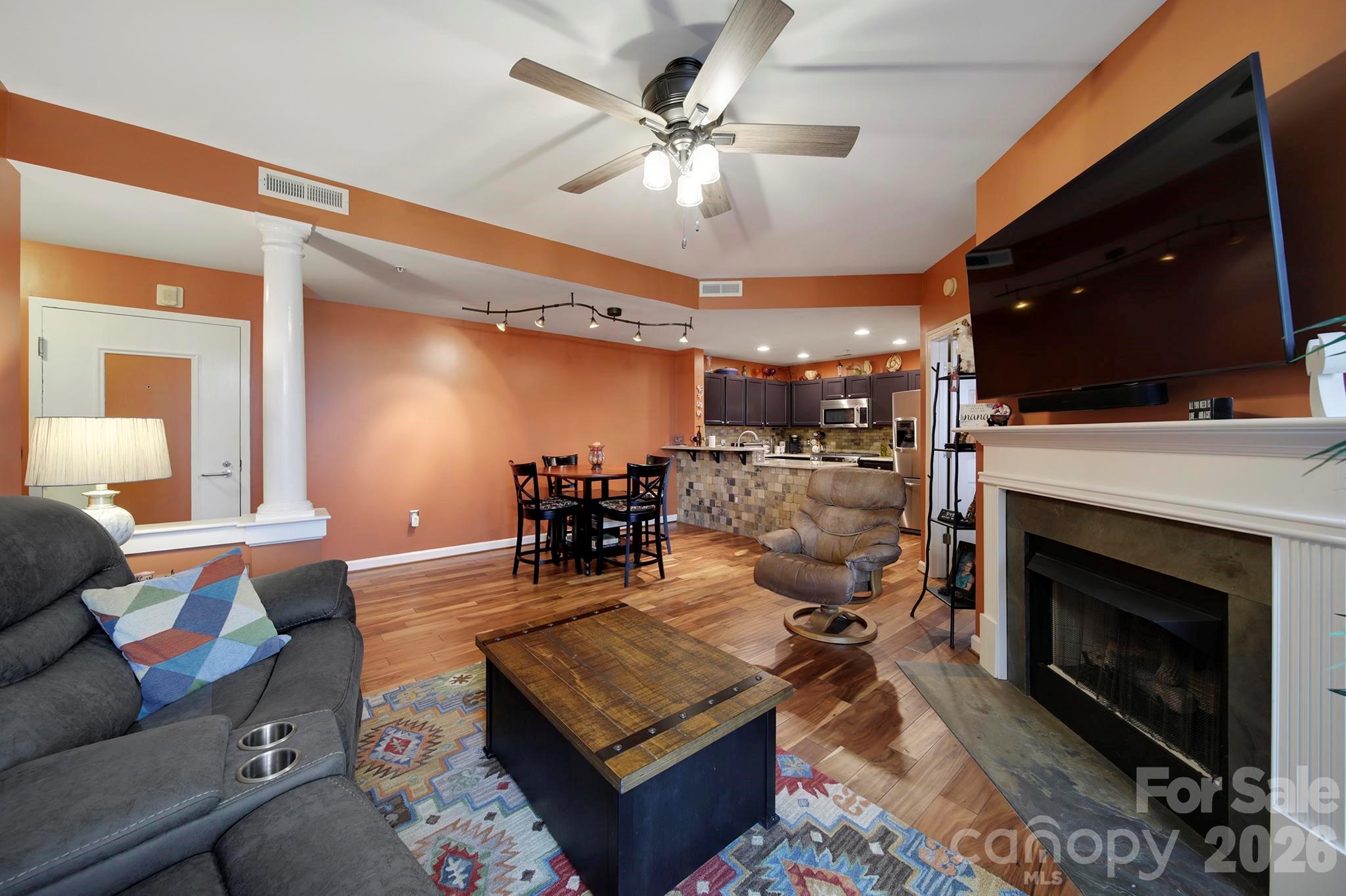 Gateway Plaza - Residential