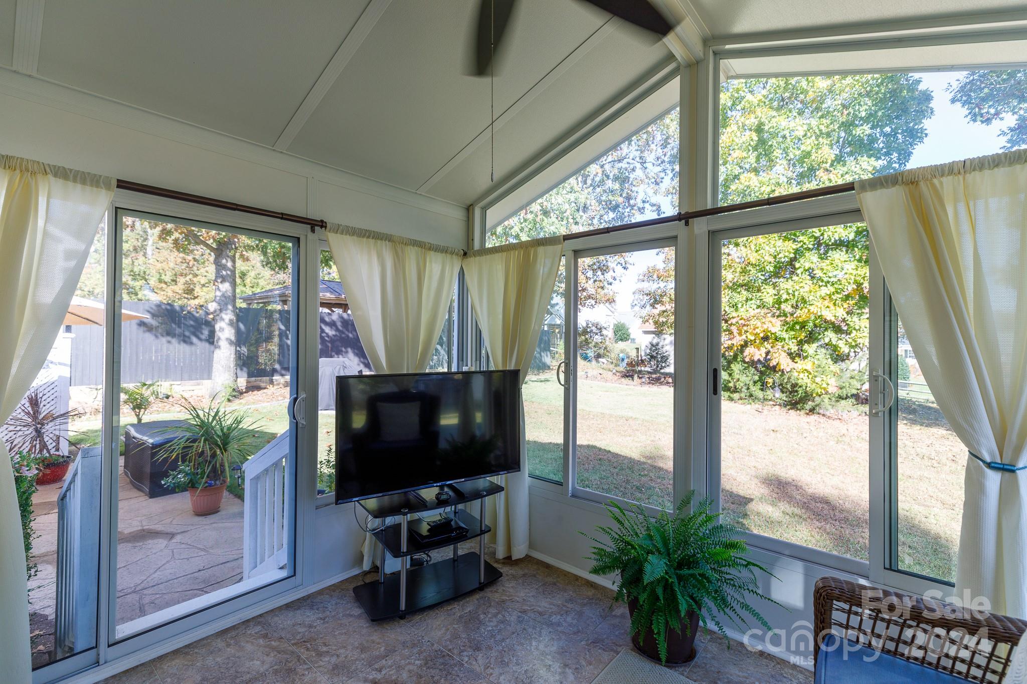 Hallmark Glen - Residential