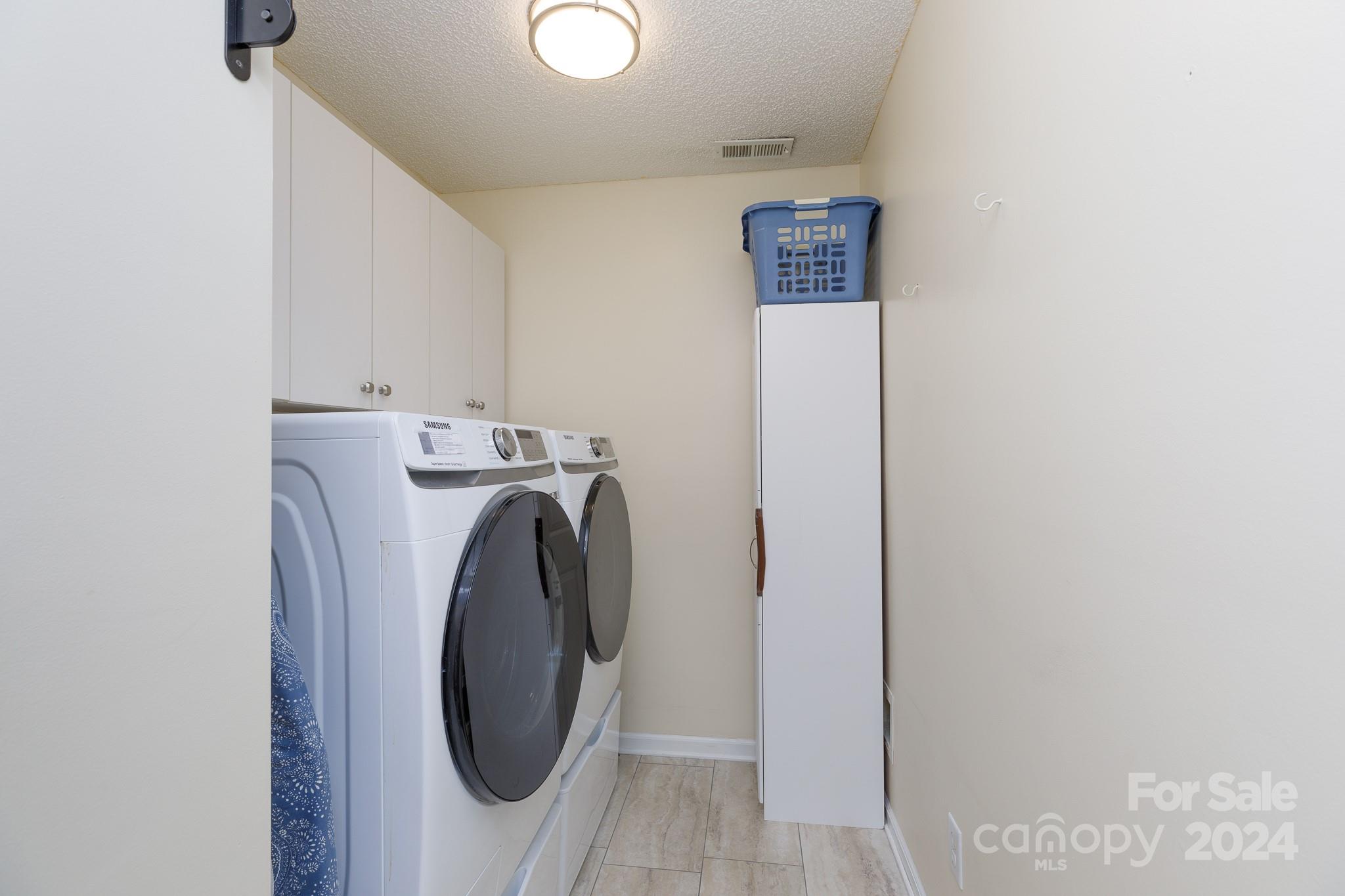 Hallmark Glen - Residential