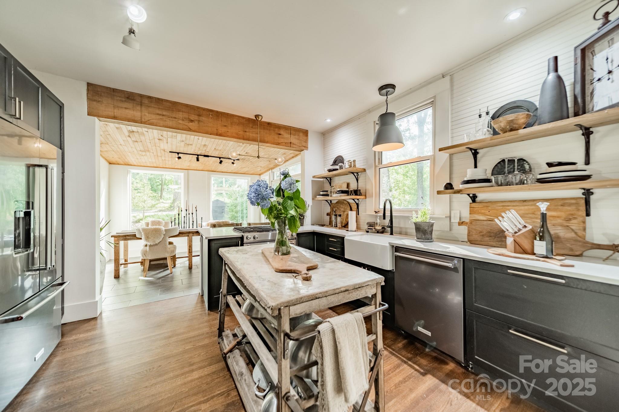 7901 Bud Henderson Road