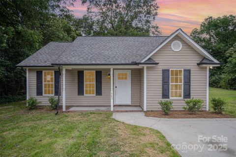 903 Brookdale Street Kannapolis NC 28083