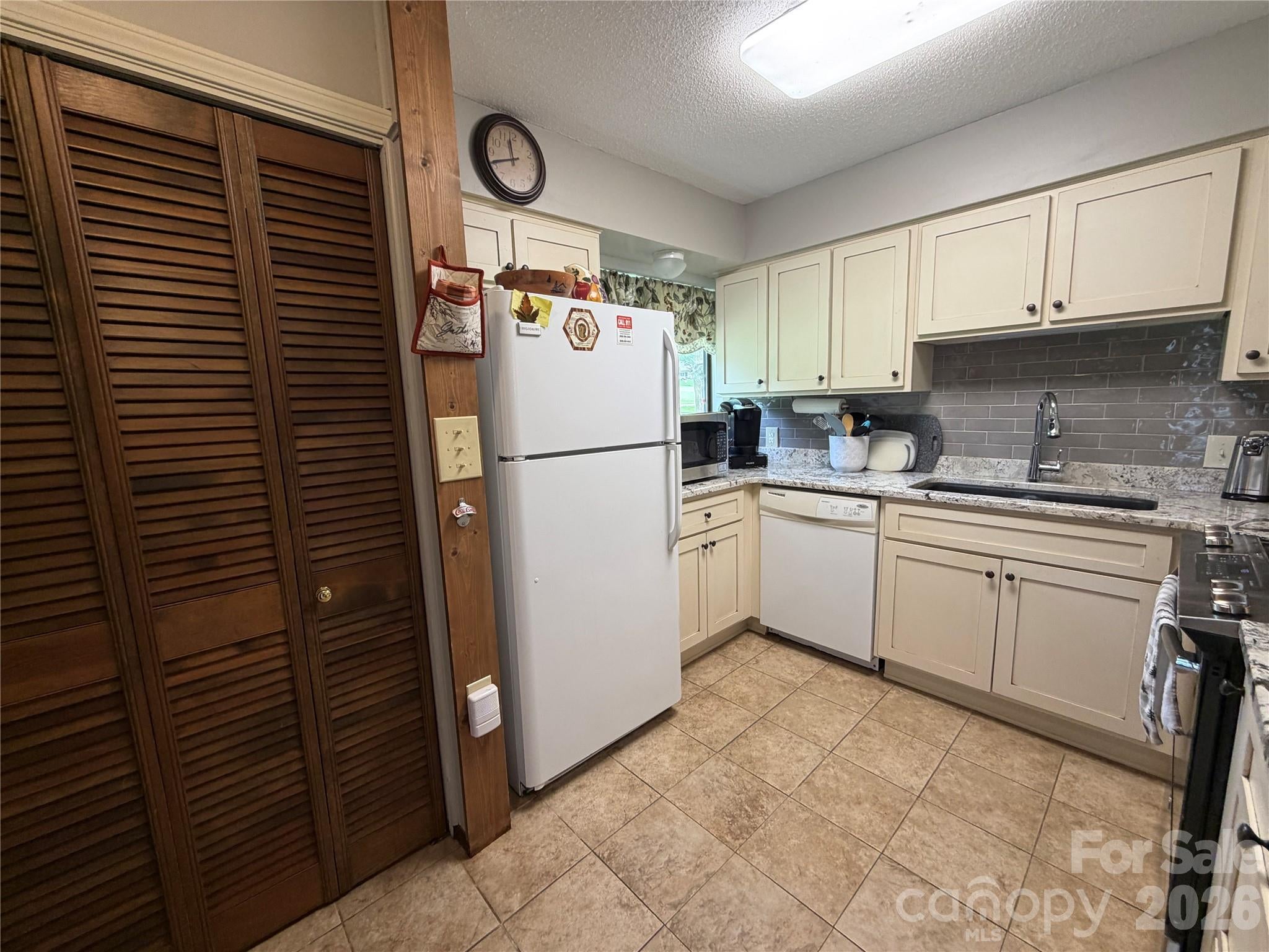 429 Mountains Boulevard C101