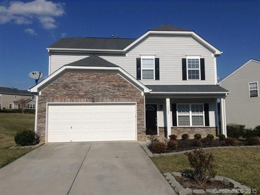 This beautiful home has hardwood floors, a breakfast area, a living room and a fireplace in the Great Room. The warm and inviting kitchen comes with all the appliances plus a pantry.