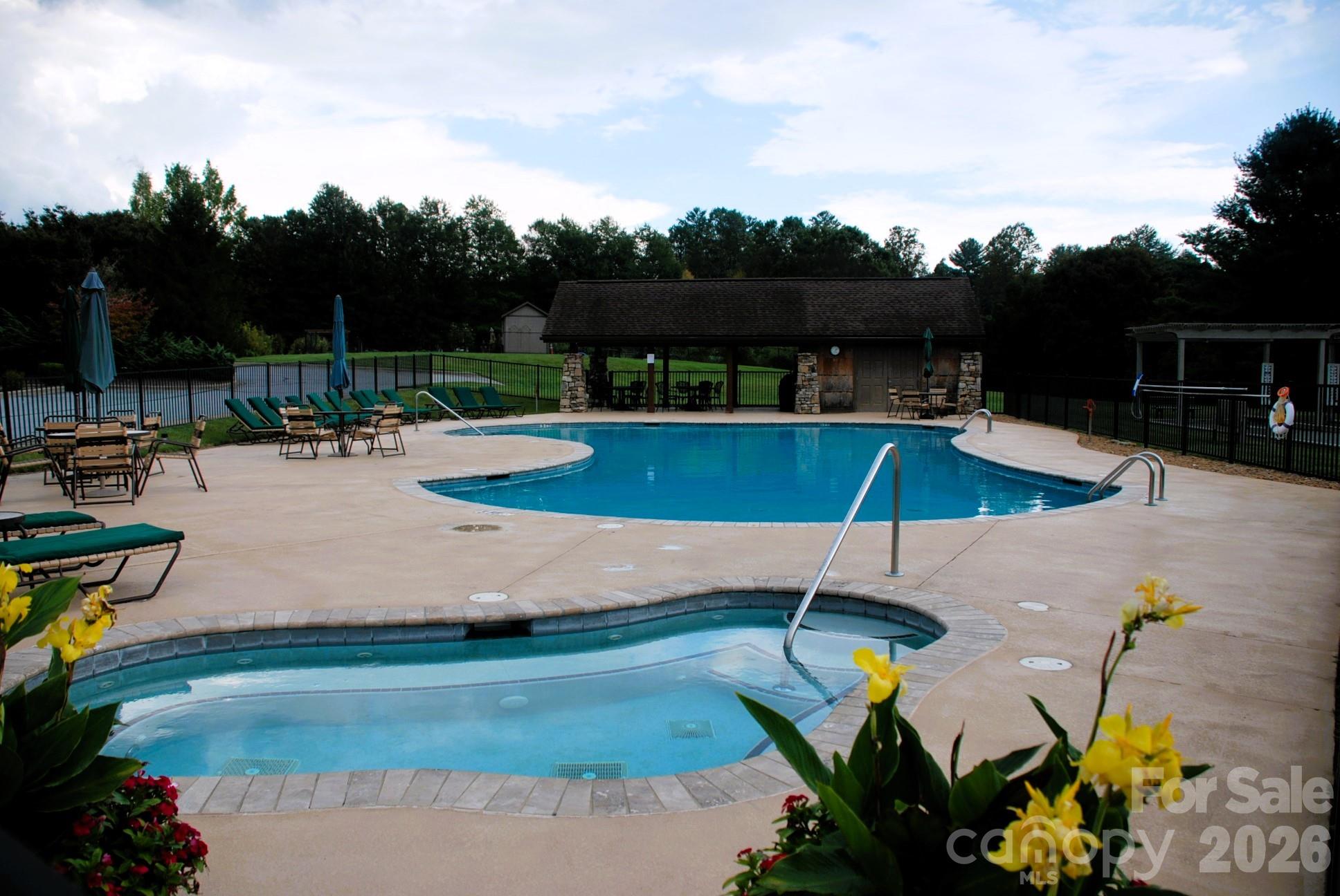 Cummings Cove - Land