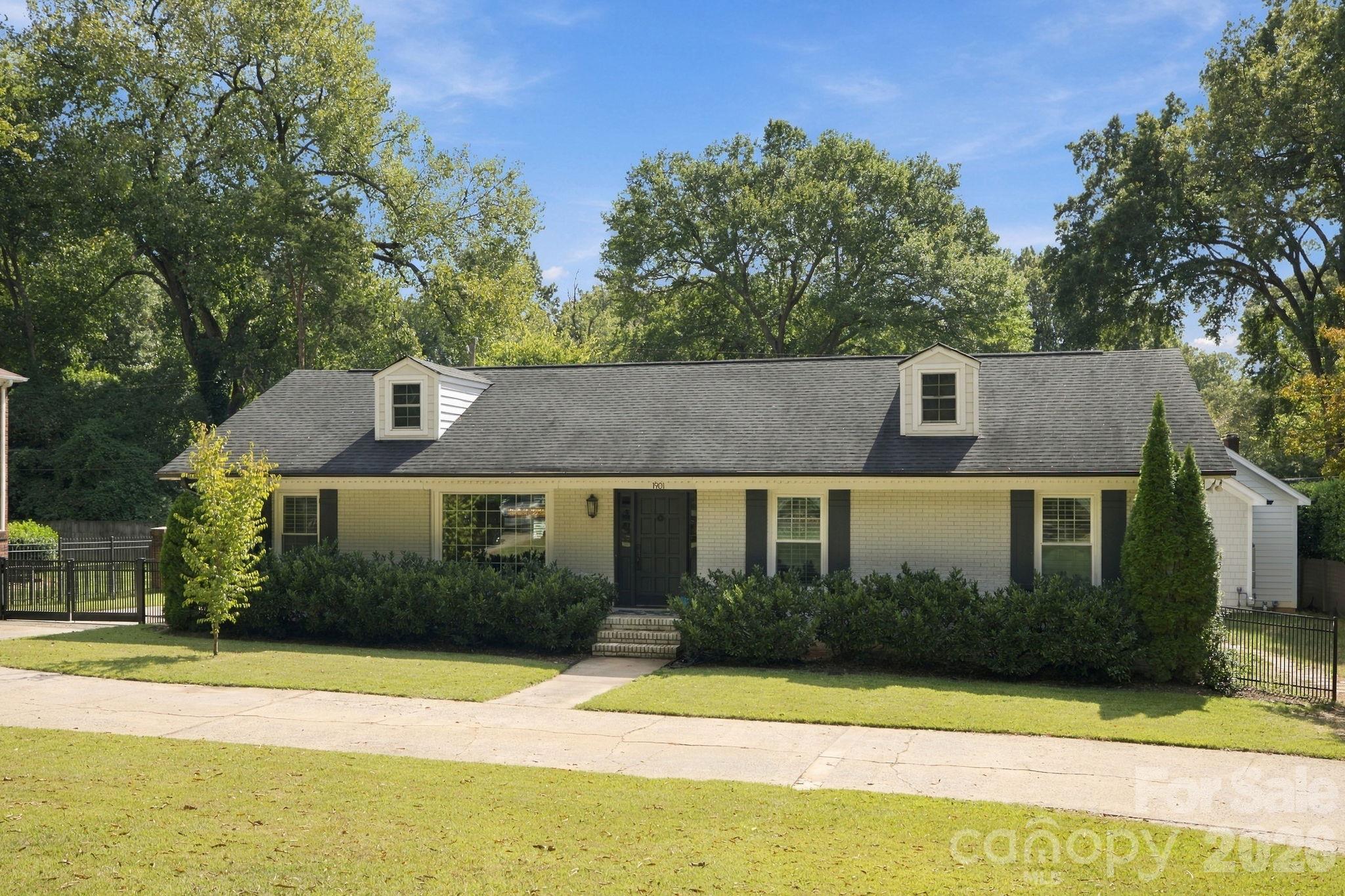 1901 Runnymede Lane