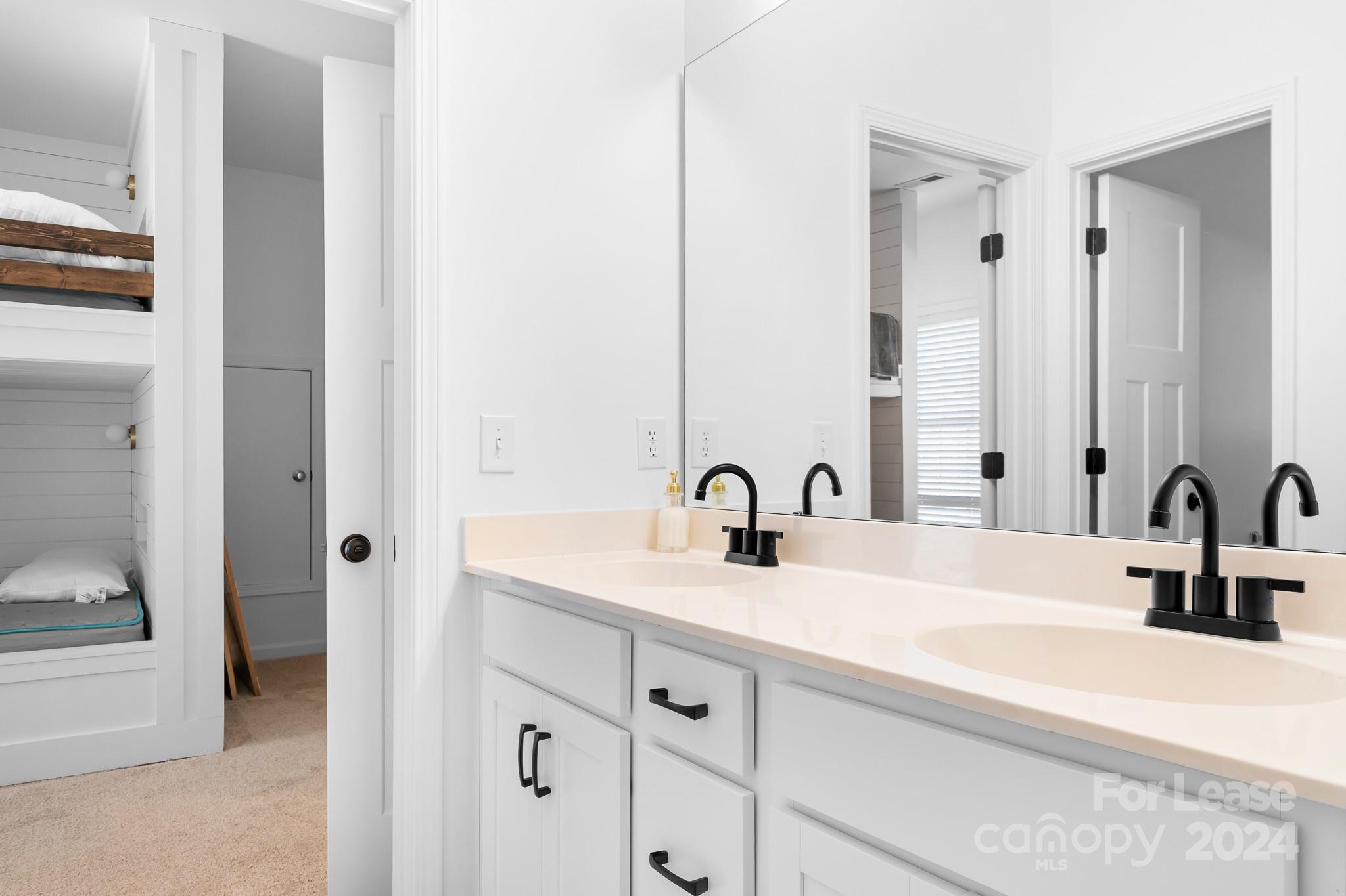 Verdict Ridge - Residential Lease