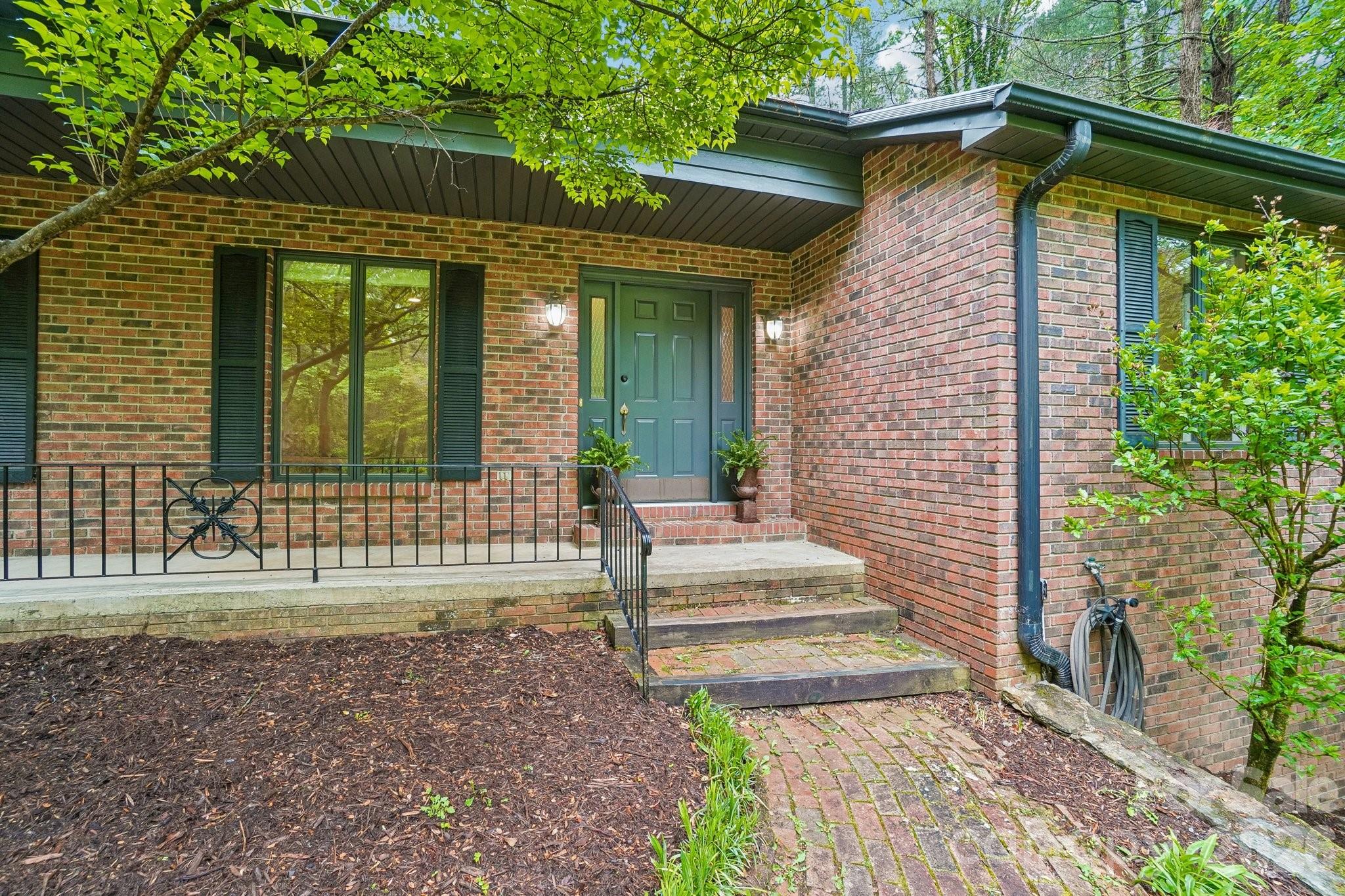9 Westbridge Drive