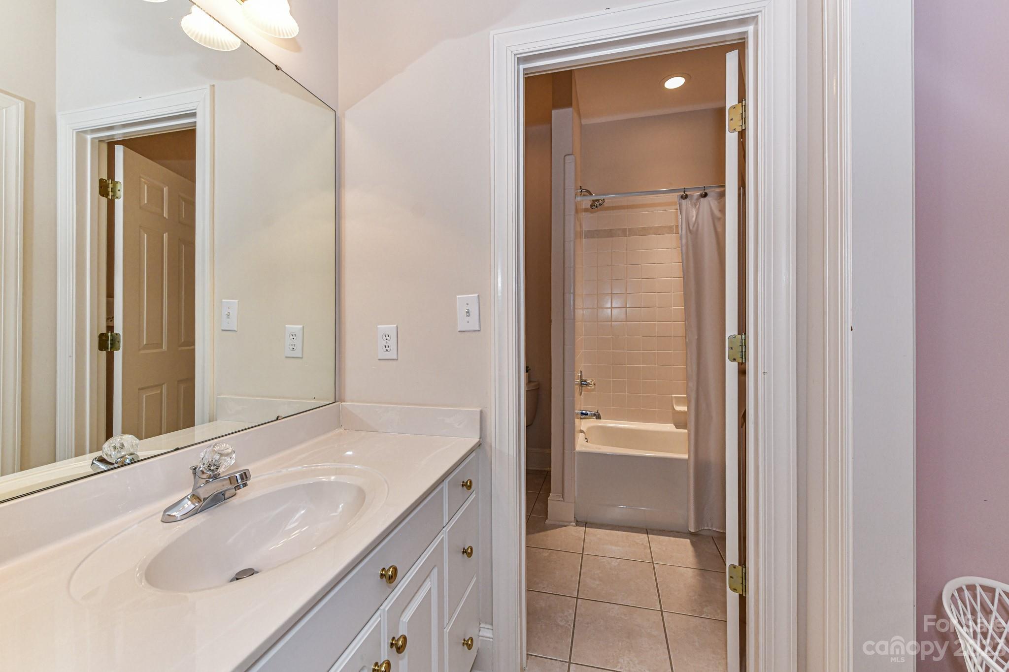 The Peninsula - Residential