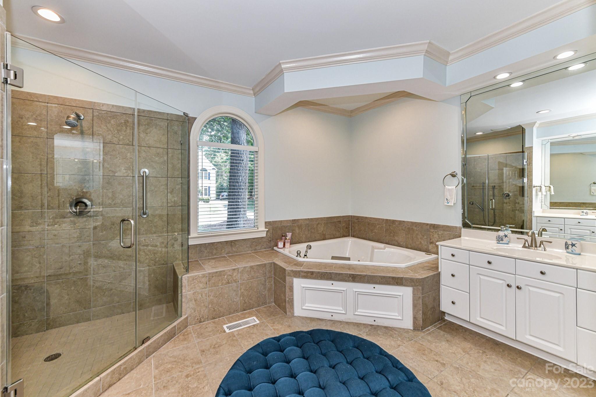 The Peninsula - Residential