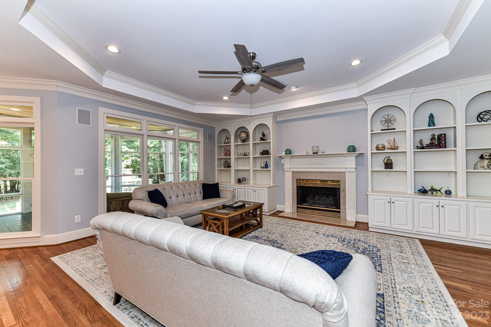 The Peninsula - Residential