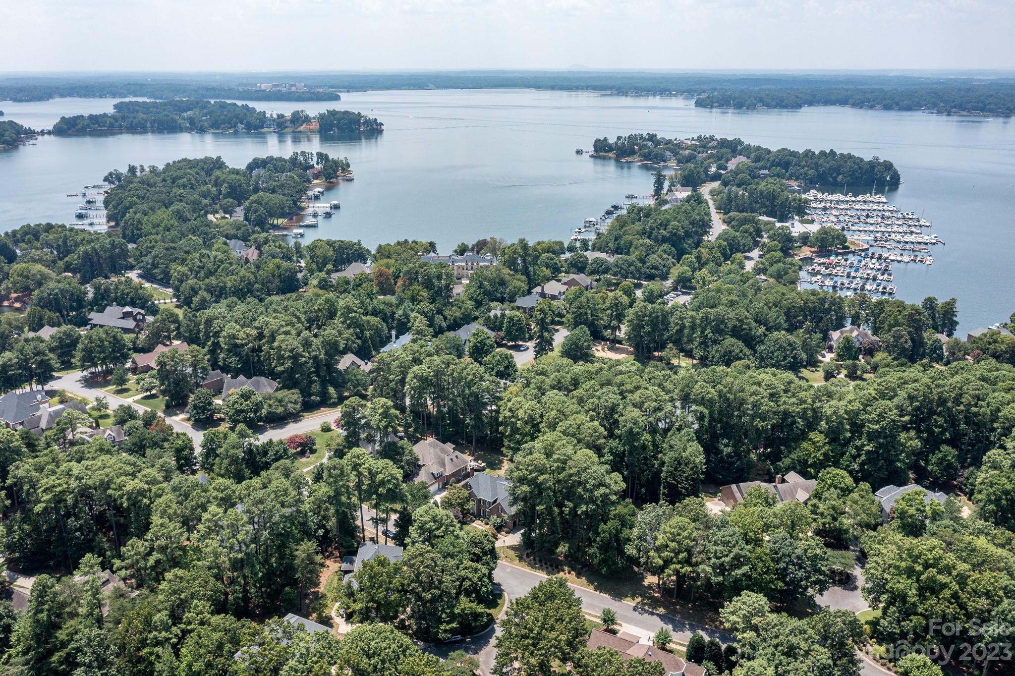 The Peninsula - Residential