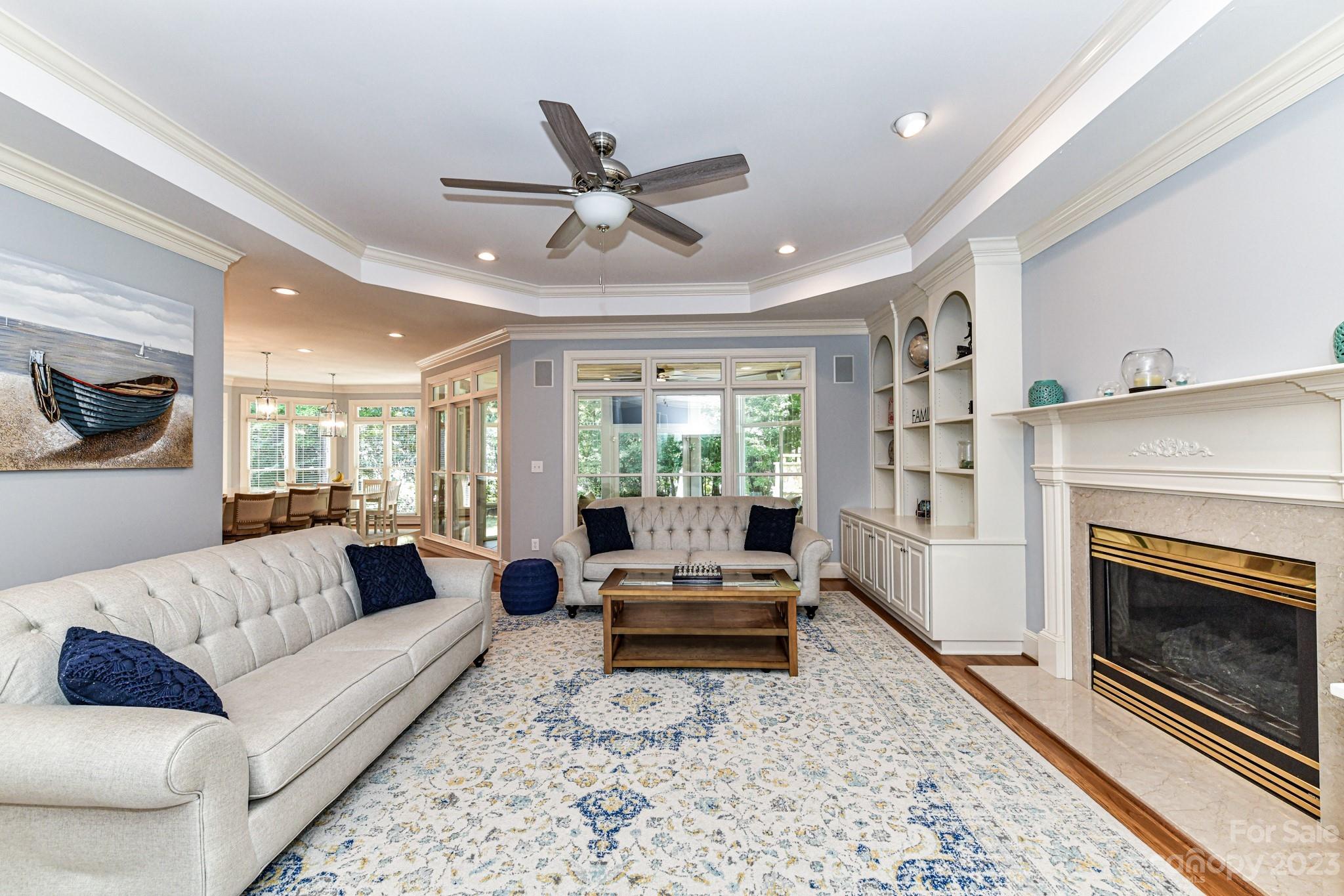 The Peninsula - Residential