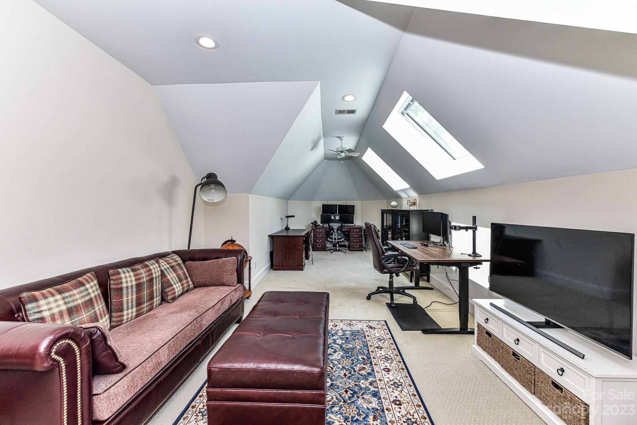 The Peninsula - Residential