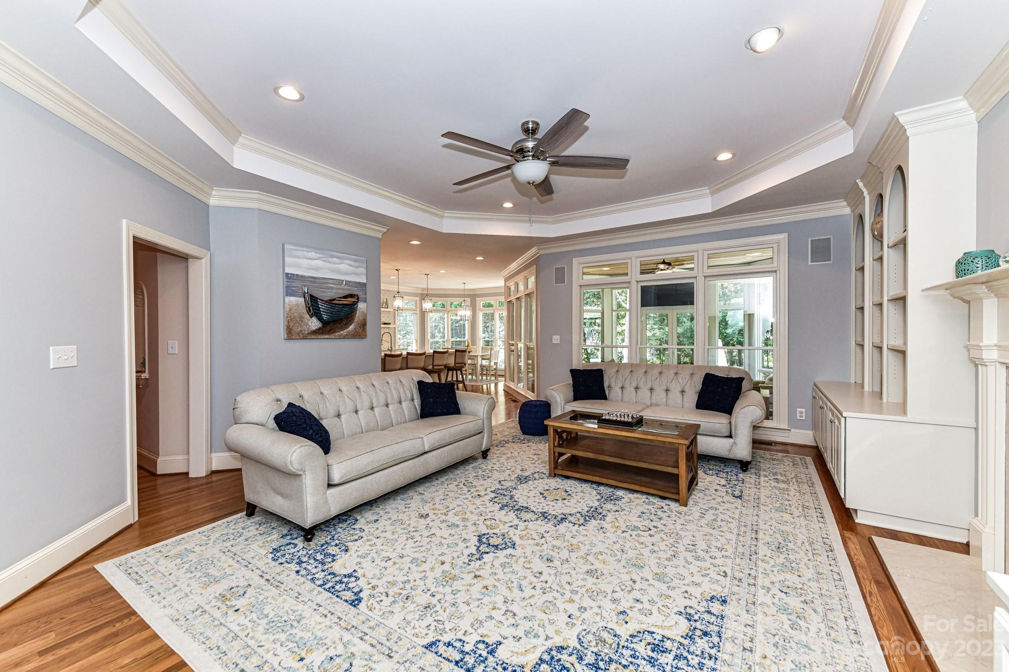 The Peninsula - Residential