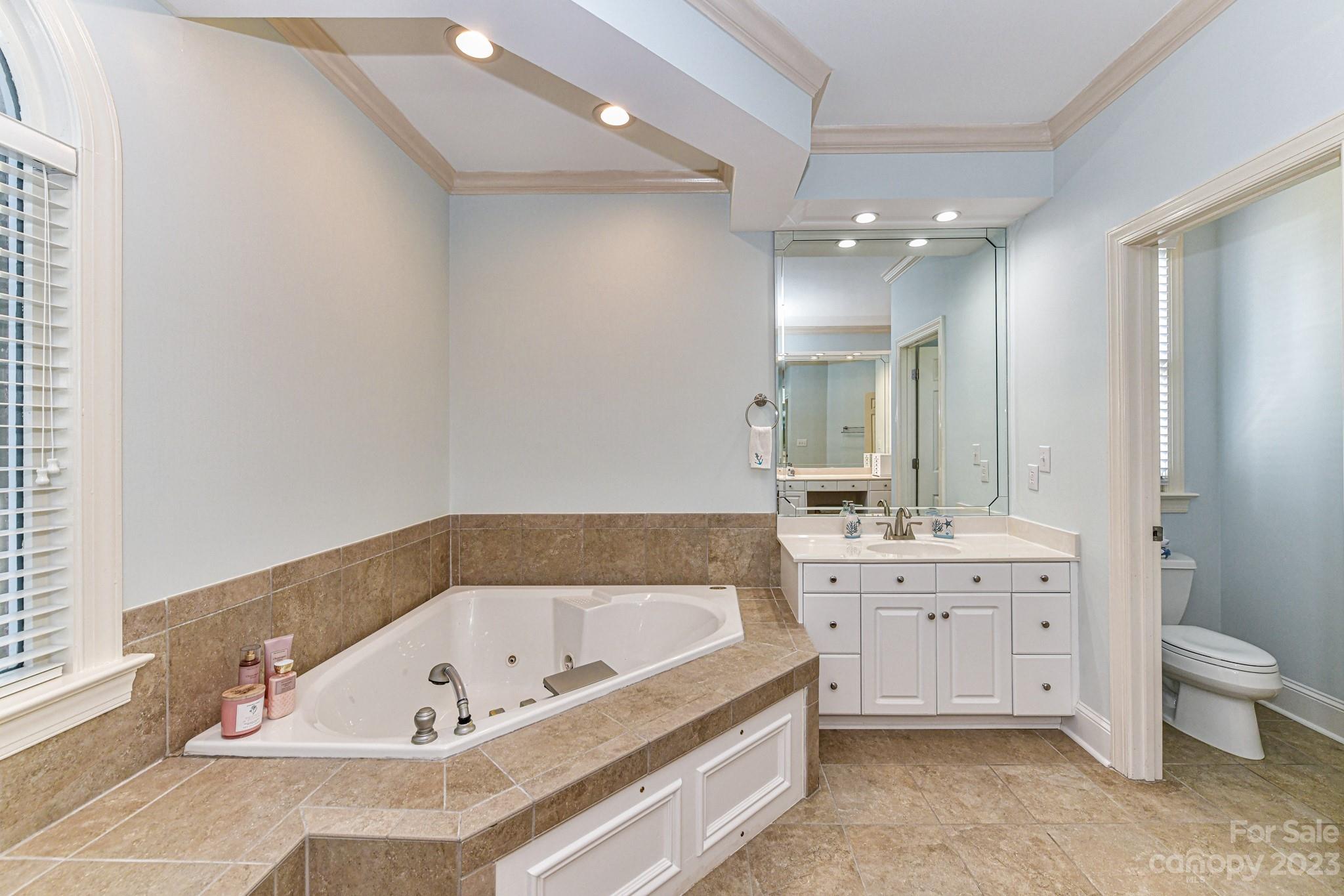 The Peninsula - Residential