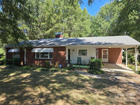 Photo of 517 Maske Road, Mount Gilead, NC 27306 (MLS # 4301994)