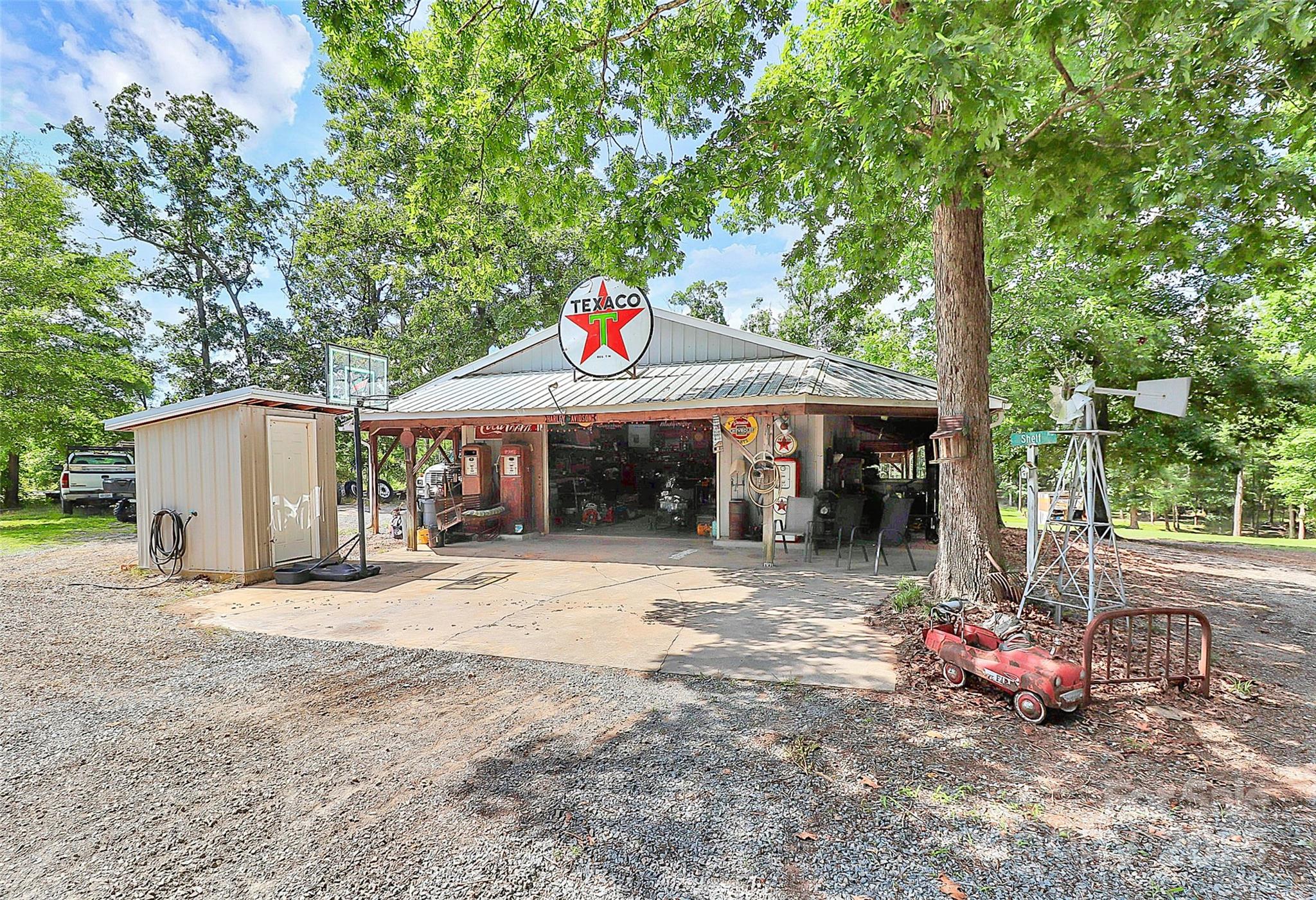 3311 Camden Road