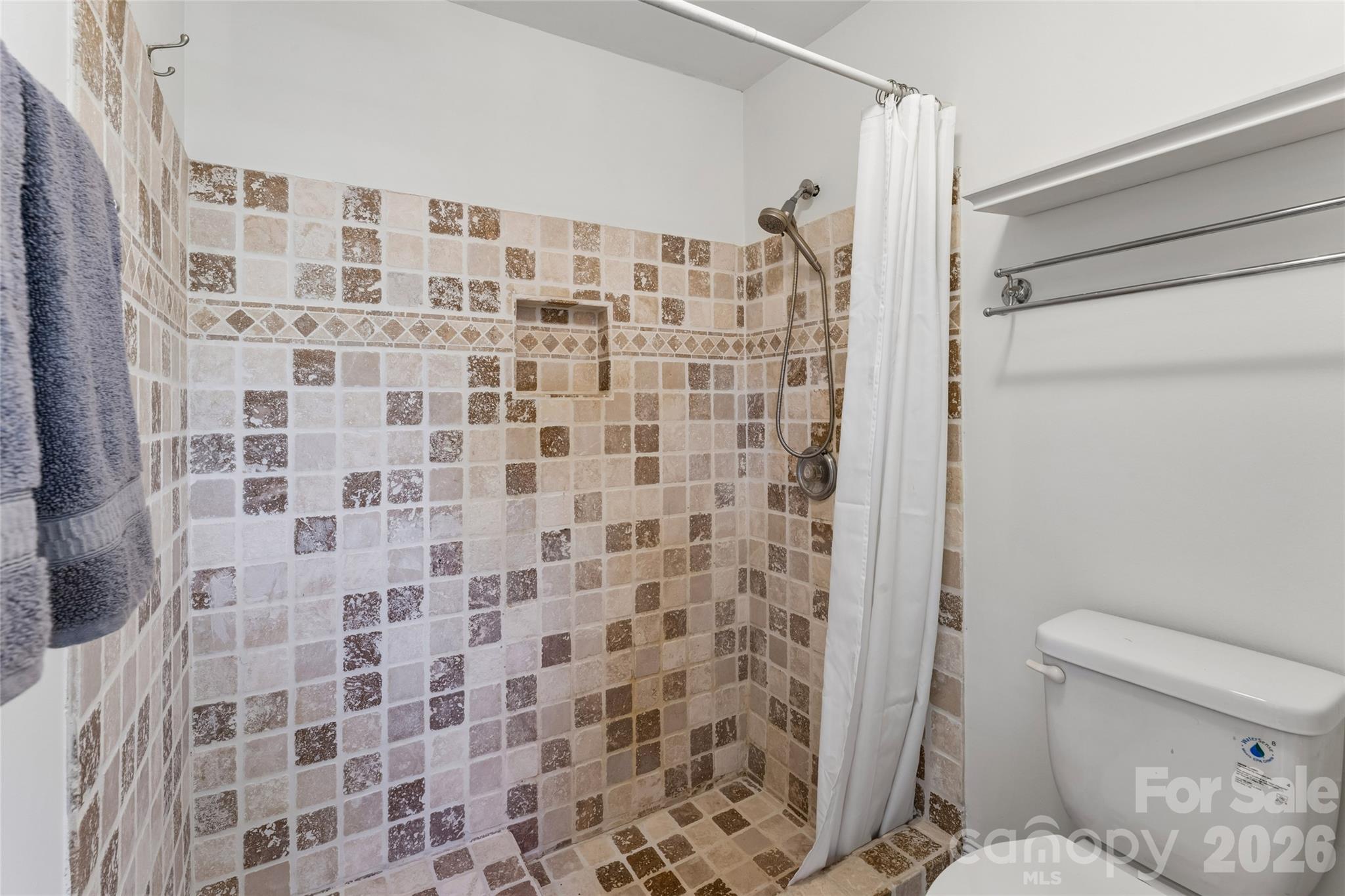 422 W 8th Street