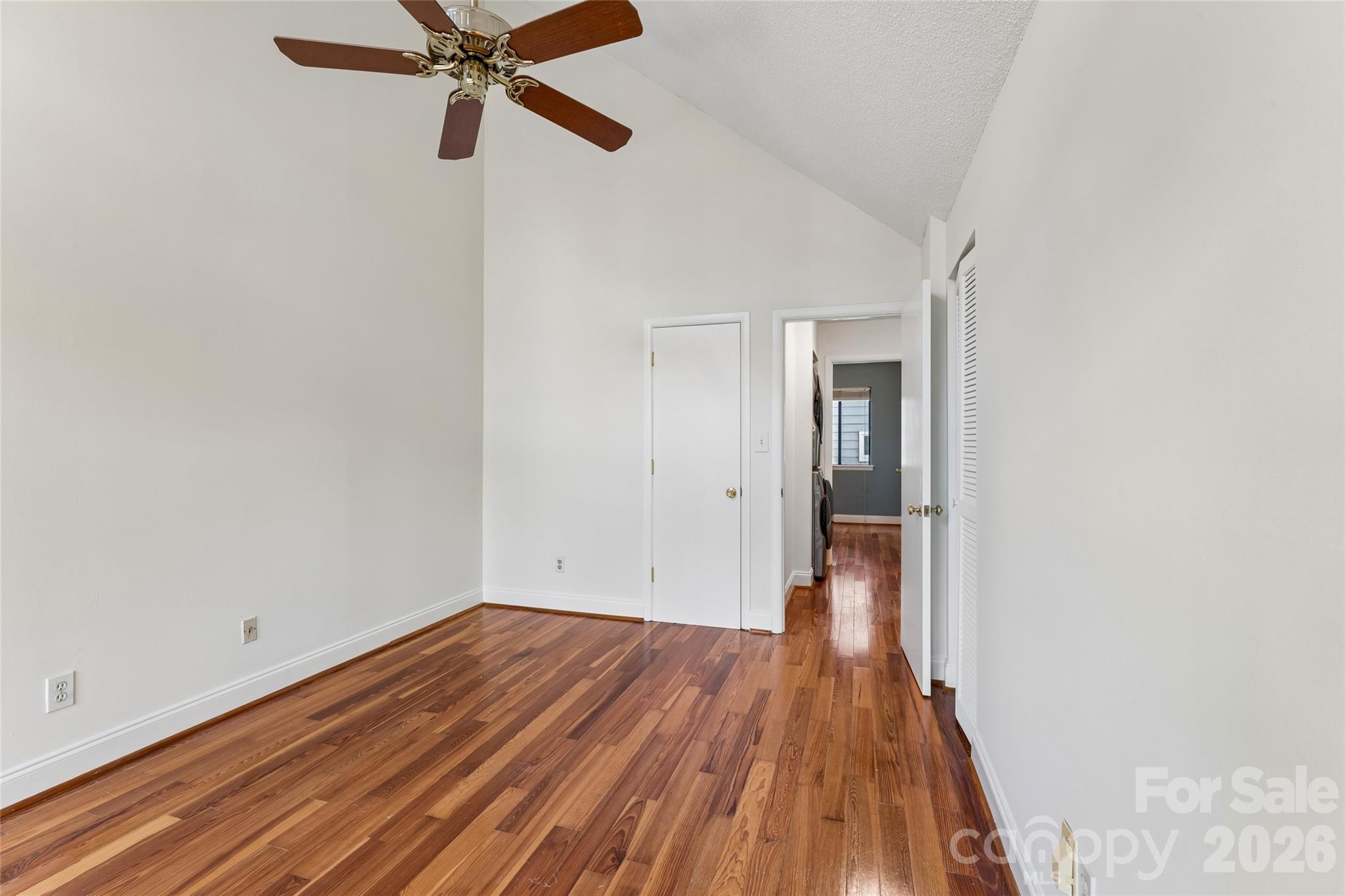 422 W 8th Street