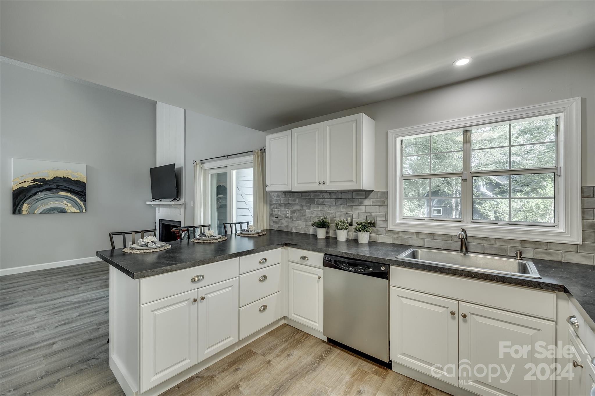 Tega Cay - Residential