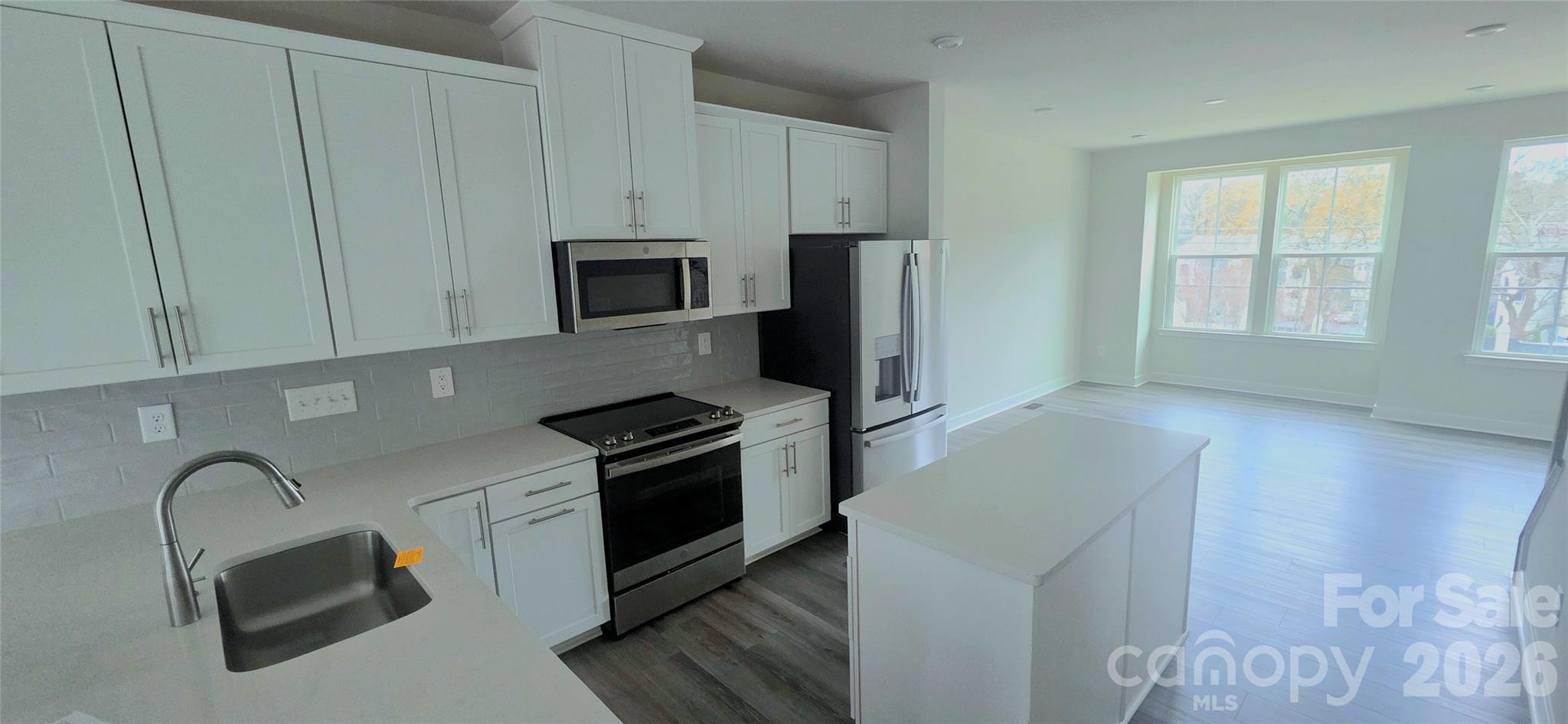 960 Broad River Lane