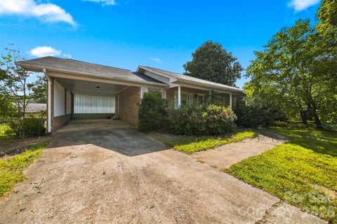 Photo of 2103 2nd Avenue NW, Hickory, NC 28601 (MLS # 4417650)