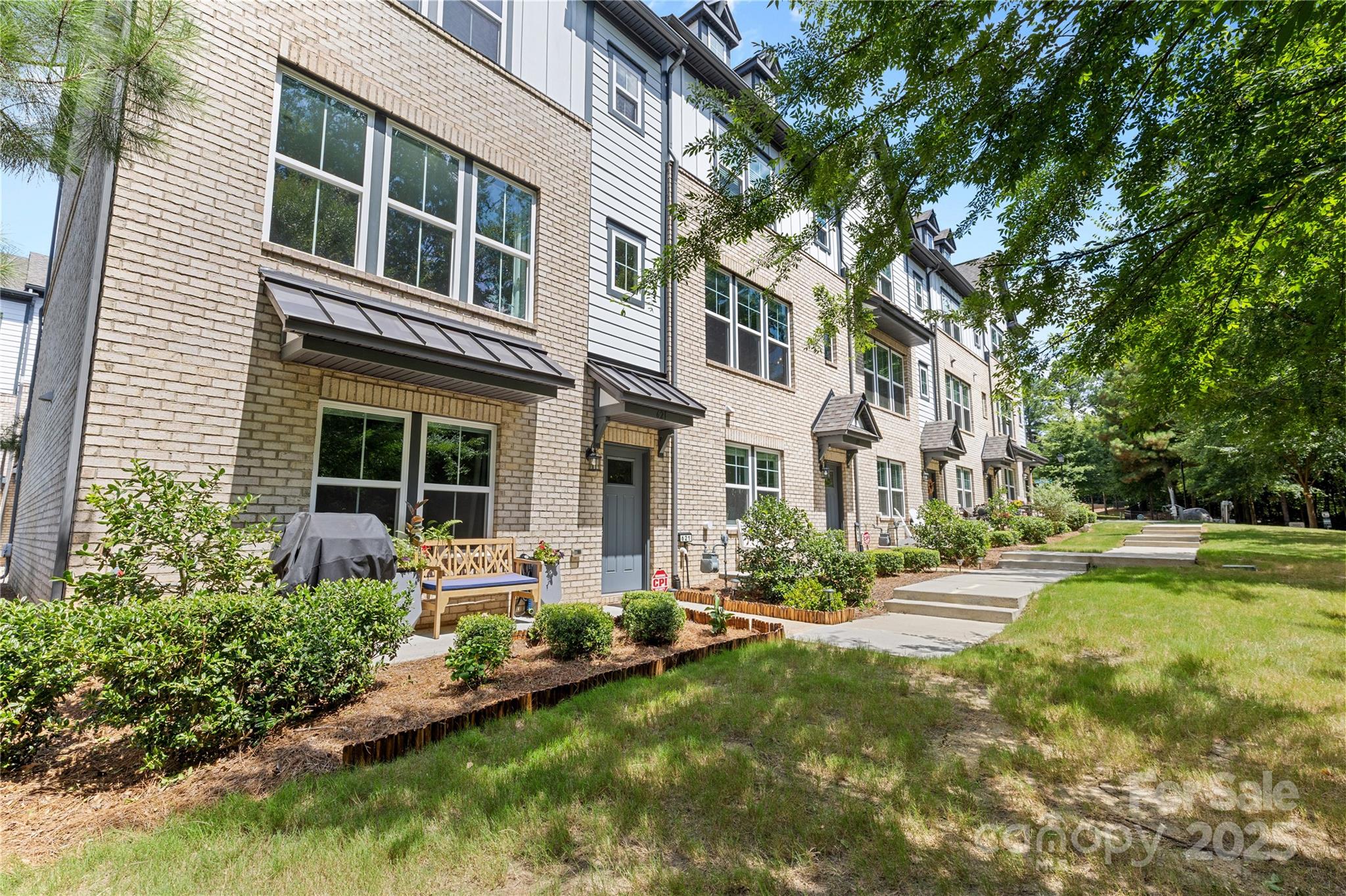 621 Tudor Park Way